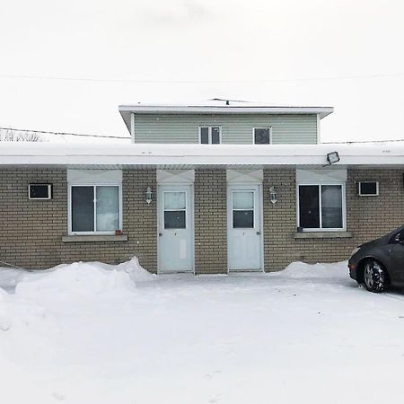 Hotel Tracy - St Lawrence River Sorel-Tracy Exterior photo